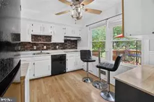 9601 Greenview Ln, Manassas, VA 20109 - Photo 3