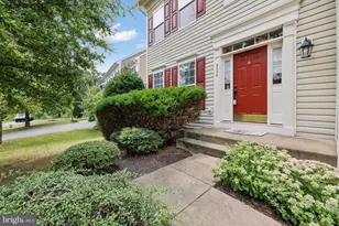 9036 Woodpecker Ct, Gainesville, VA 20155 - Photo 3