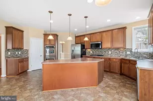 9036 Woodpecker Ct, Gainesville, VA 20155 - Photo 19