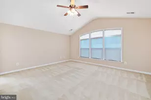 9036 Woodpecker Ct, Gainesville, VA 20155 - Photo 37