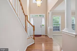 9036 Woodpecker Ct, Gainesville, VA 20155 - Photo 5