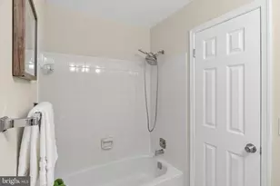 12023 Torrey Pine Ct, Woodbridge, VA 22192 - Photo 9