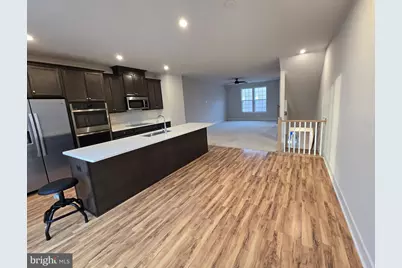 10604 Sheffield Glen Lane, Manassas, VA 20112 - Photo 3