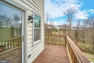 11598 Tolson Pl, Woodbridge, VA 22192 - Photo 9