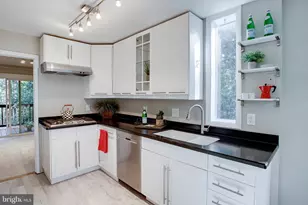 12303 Mulberry Ct, Woodbridge, VA 22192 - Photo 17