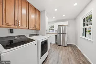3529 Beale Ct, Woodbridge, VA 22193 - Photo 3