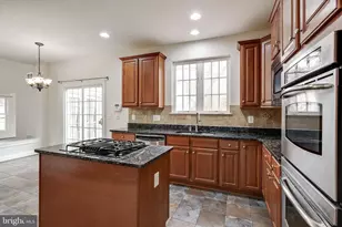 19237 Potomac Crest Dr, Triangle, VA 22172 - Photo 13