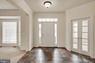 19237 Potomac Crest Dr, Triangle, VA 22172 - Photo 9
