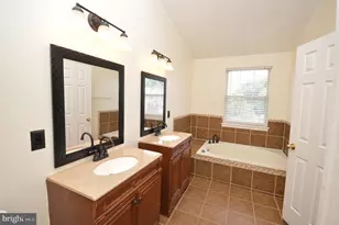 7953 Coachcrest Ct, Manassas, VA 20109 - Photo 31