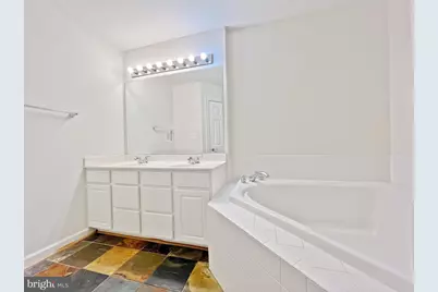 8118 Rainwater Circle, Manassas, VA 20111 - Photo 15