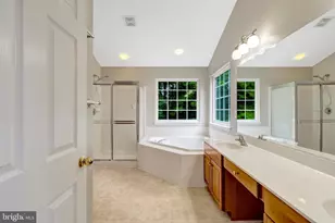 13040 Pilgrims Inn Dr, Woodbridge, VA 22193 - Photo 17