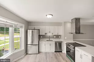 11824 Critton Cir, Woodbridge, VA 22192 - Photo 5