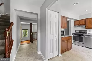2022 Mayflower Dr, Woodbridge, VA 22192 - Photo 5