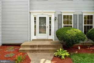 5783 Rhode Island Dr, Woodbridge, VA 22193 - Photo 3