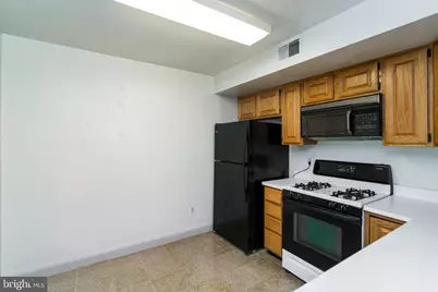 17045 Islip Loop #103, Dumfries, VA 22026 - Photo 9