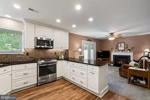 6098 Oust Ln, Woodbridge, VA 22193 - Photo 5