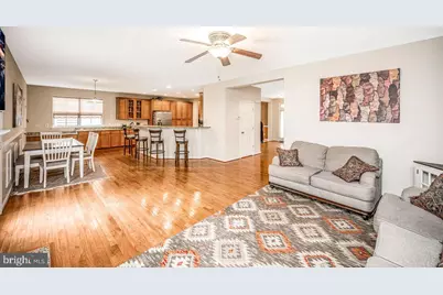 12594 Stone Lined Circle, Woodbridge, VA 22192 - Photo 9