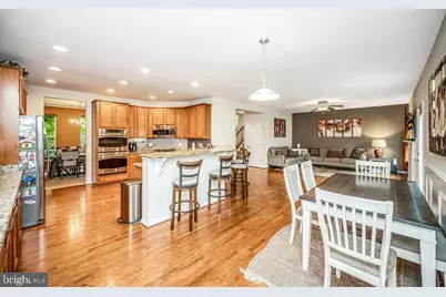 12594 Stone Lined Circle, Woodbridge, VA 22192 - Photo 11