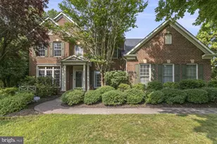 13539 Heritage Farms Dr, Gainesville, VA 20155 - Photo 1