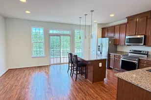 8267 Heritage Crossing Ct, Manassas, VA 20109 - Photo 3