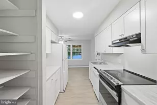 14391 Orange Ct, Woodbridge, VA 22191 - Photo 11