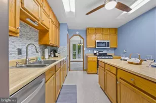 13501 Kelmont Ct, Woodbridge, VA 22193 - Photo 7