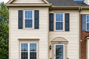 13054 Hunterbrook Dr, Woodbridge, VA 22192 - Photo 1
