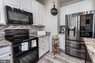 15575 Catamaran Ct, Montclair, VA 22025 - Photo 11