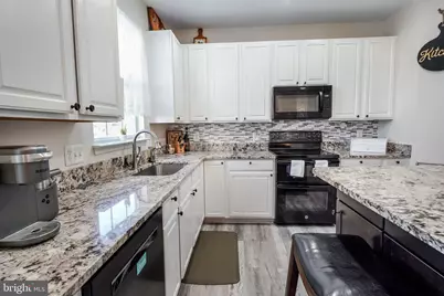 15575 Catamaran Court, Montclair, VA 22025 - Photo 7