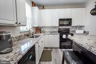 15575 Catamaran Ct, Montclair, VA 22025 - Photo 7