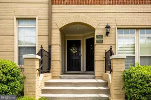 7931 Crescent Park Dr, Gainesville, VA 20155 - Photo 1