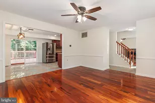 12877 Valleywood Dr, Woodbridge, VA 22192 - Photo 11