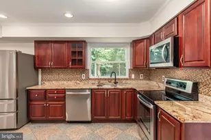 12877 Valleywood Dr, Woodbridge, VA 22192 - Photo 3
