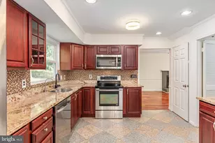 12877 Valleywood Dr, Woodbridge, VA 22192 - Photo 5