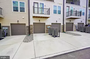 2590 Neabsco Common Pl, Woodbridge, VA 22191 - Photo 35