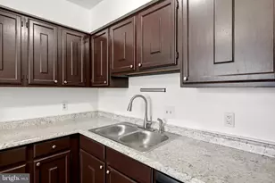15011 Cherrydale Dr, Woodbridge, VA 22193 - Photo 11