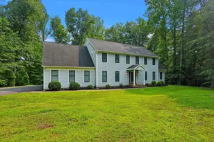 8253 Honeysuckle Rd, Manassas, VA 20112 - Photo 3