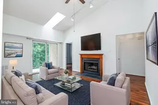 12133 Chaucer Ln, Woodbridge, VA 22192 - Photo 7