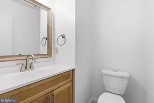 5079 Lambsgate Ln, Woodbridge, VA 22193 - Photo 11