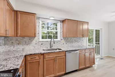 5079 Lambsgate Lane, Woodbridge, VA 22193 - Photo 9