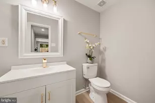 12710 Lockleven Ln, Woodbridge, VA 22192 - Photo 29