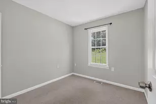 14083 Fallbrook Ln, Woodbridge, VA 22193 - Photo 15