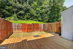 14083 Fallbrook Ln, Woodbridge, VA 22193 - Photo 5