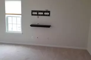 7356 Brunson Cir, Gainesville, VA 20155 - Photo 11