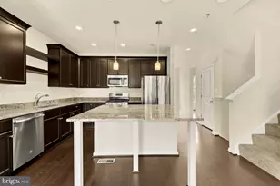 8141 Honey Bee Way, Manassas, VA 20111 - Photo 9
