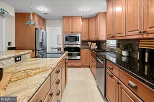 12518 Hedges Run Dr, Woodbridge, VA 22192 - Photo 9