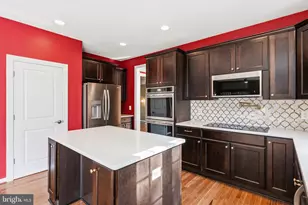 2114 Jellico Ct, Woodbridge, VA 22191 - Photo 11