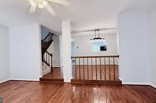 13042 Hunterbrook Dr, Woodbridge, VA 22192 - Photo 3