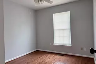 13042 Hunterbrook Dr, Woodbridge, VA 22192 - Photo 17