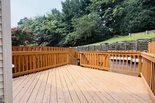 13042 Hunterbrook Dr, Woodbridge, VA 22192 - Photo 21
